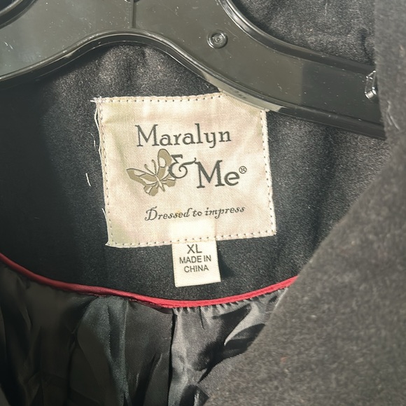 MARALYN&ME CROPPED BLACK SIDE ZIPPER JACKET IN SIZE XL - Picture 4 of 9